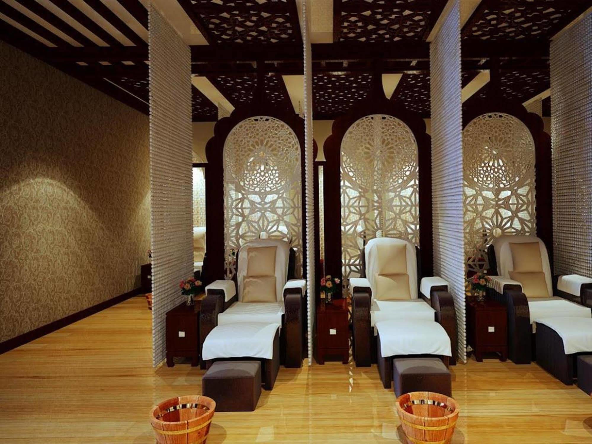 Le Duy Grand Hotel Хошимин Екстериор снимка