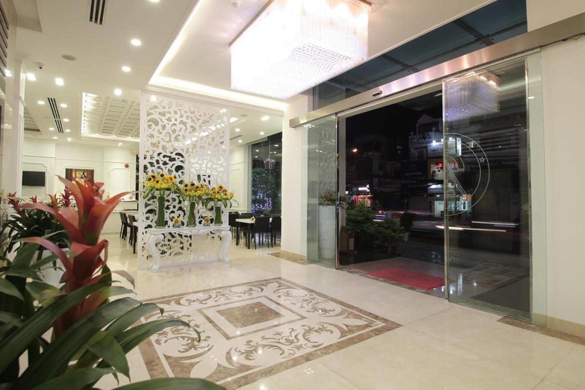 Le Duy Grand Hotel Хошимин Екстериор снимка