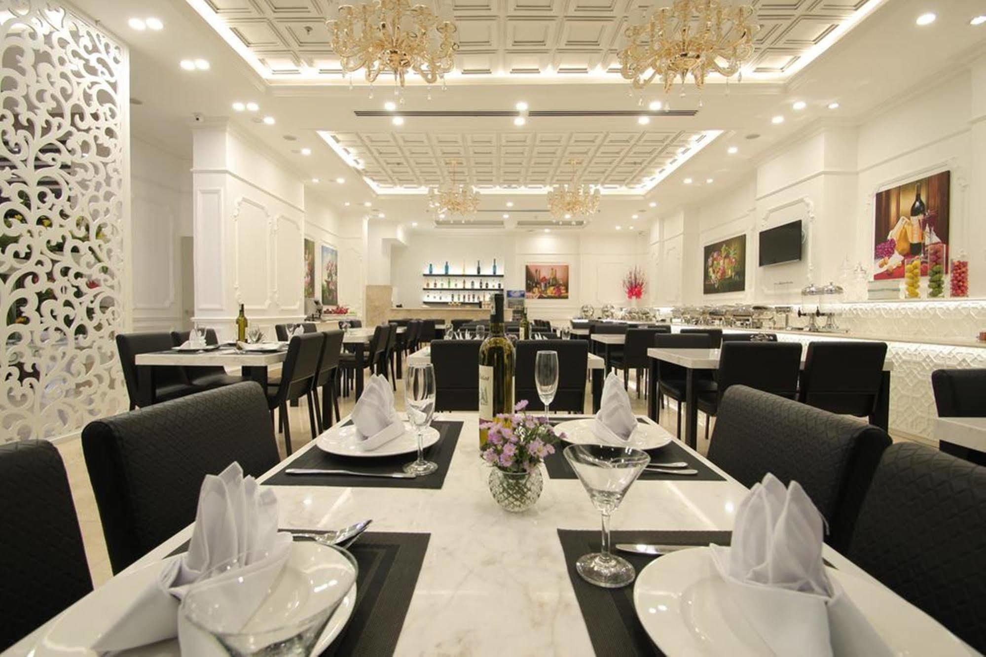 Le Duy Grand Hotel Хошимин Екстериор снимка